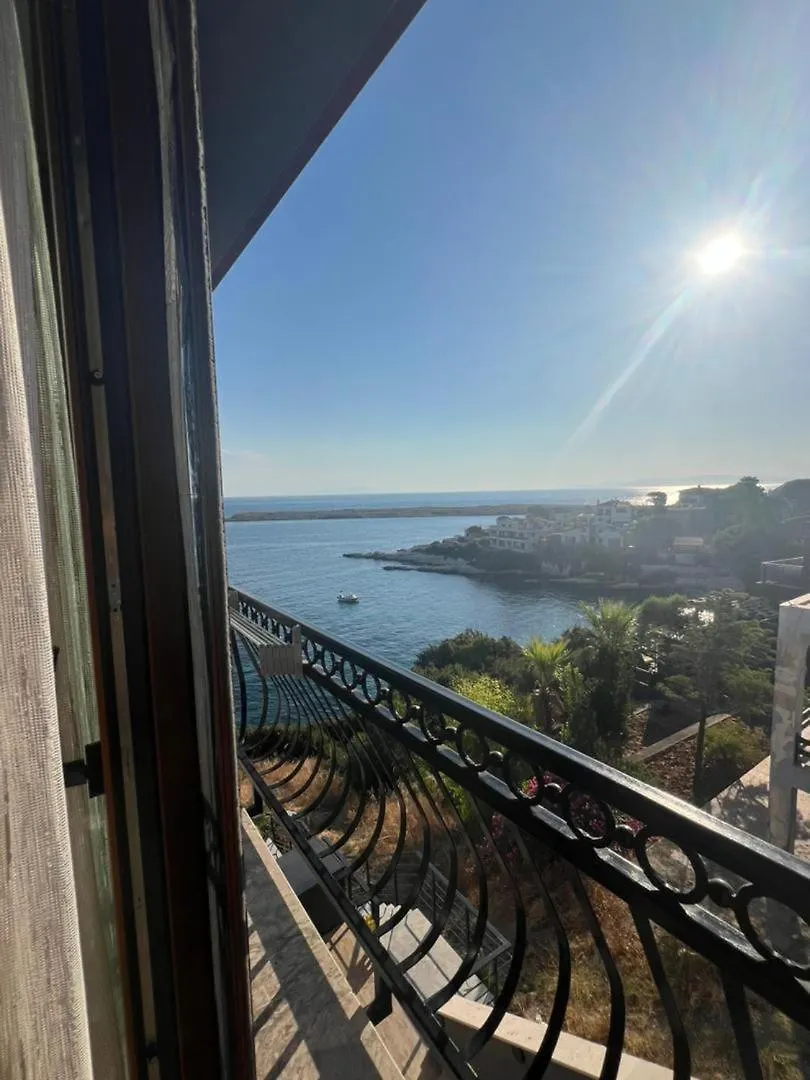 Akvaryum Butik Otel Karaburun
