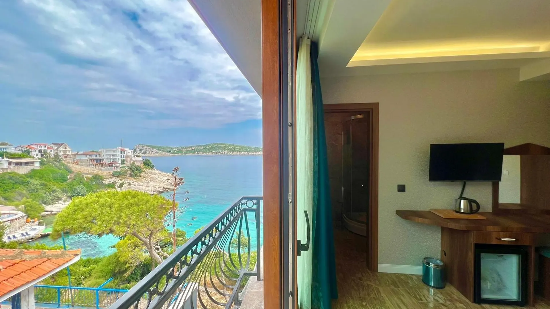 Akvaryum Butik Otel Karaburun