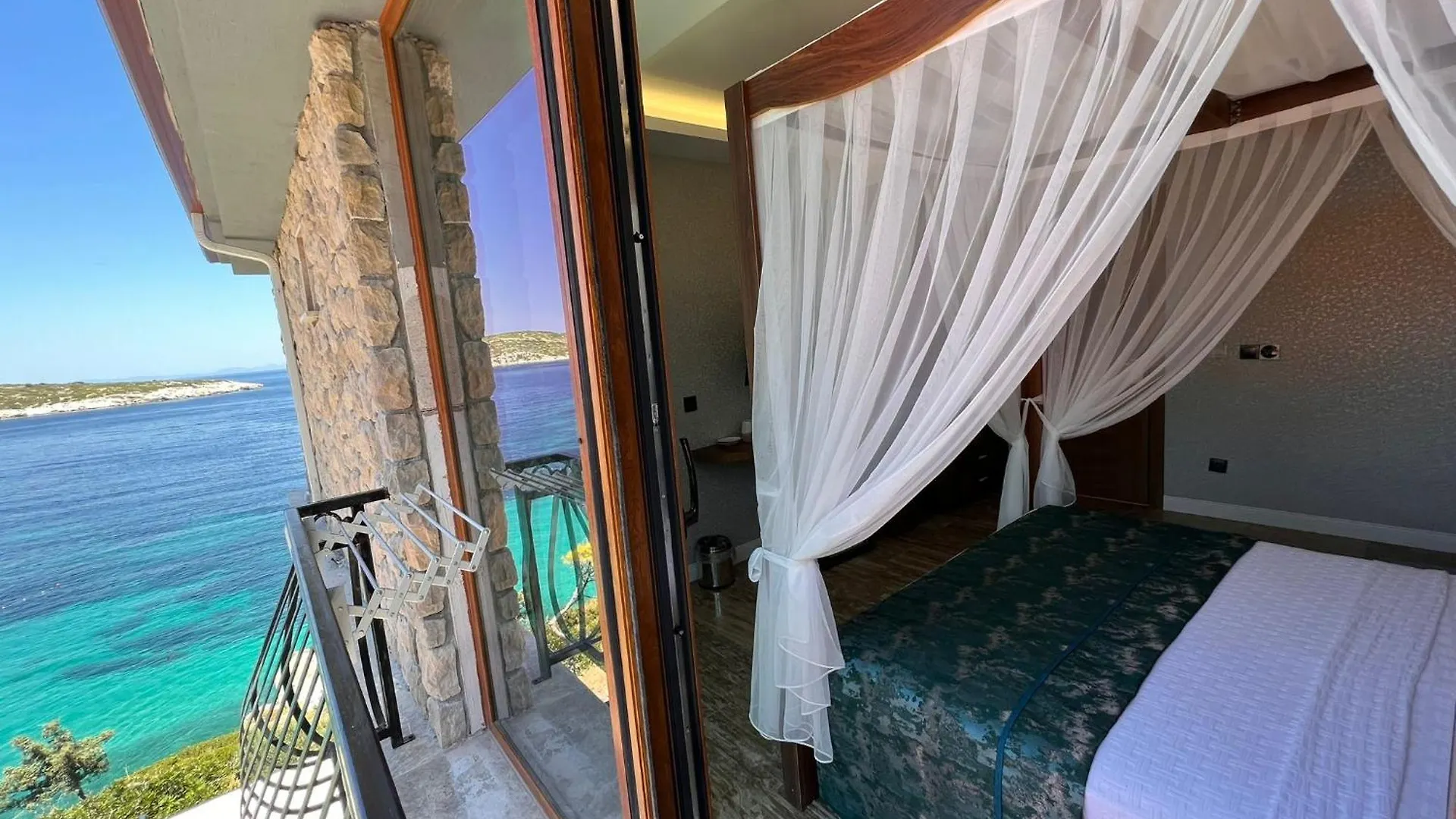Akvaryum Butik Otel Karaburun