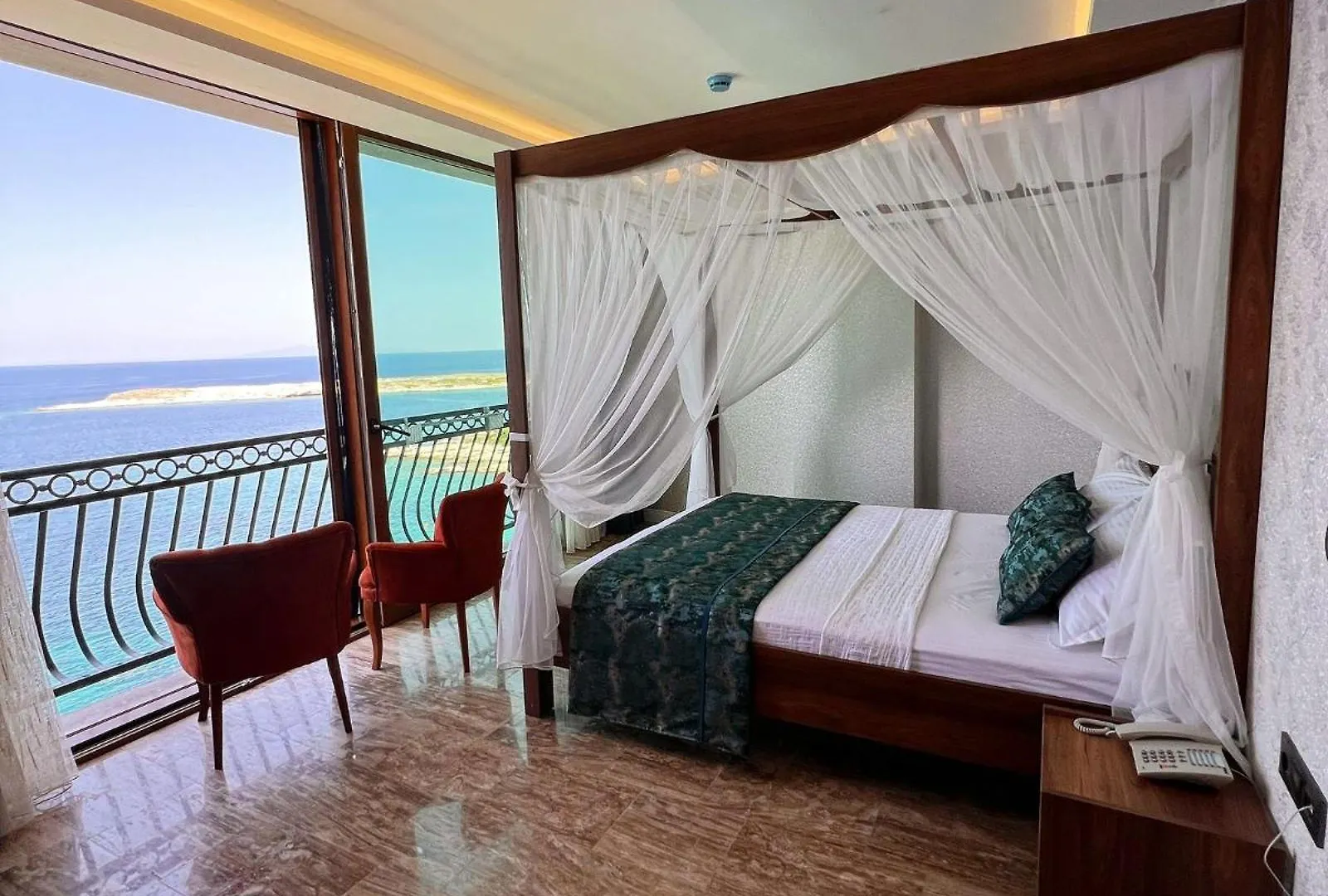 Akvaryum Butik Otel Karaburun  Turkey